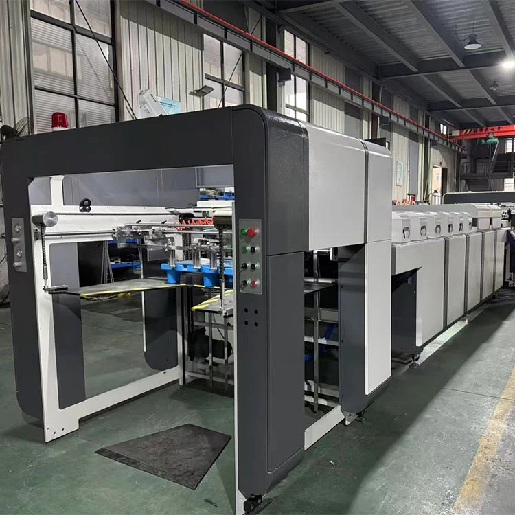 தானியங்கி தடித்த மெல்லிய காகித UV எண்ணெய் வார்னிஷ் இயந்திரம்